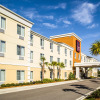 Отель Comfort Suites Sarasota - Siesta Key, фото 1