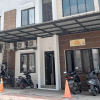 Отель Putri Residence Karawang RedPartner, фото 1