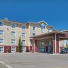 Отель Days Inn & Suites by Wyndham Cochrane, фото 1