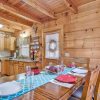 Отель Black Bear Hideaway 3 Bedroom Home with Hot Tub, фото 9