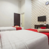 Отель RedDoorz near Taman Rekreasi Sengkaling, фото 17
