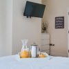 Отель Modern, luxury suites with private bathrooms close to city centre, фото 13