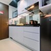 Отель Cozy Stay Studio Transpark Cibubur Apartment, фото 5