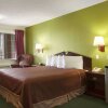 Отель Howard Johnson Express Inn Grand Prairie Lone Star Park в Гранд-Прери