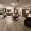 Отель Days Inn & Conference Centre by Wyndham Penticton, фото 8