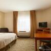 Отель Candlewood Suites Lake Jackson Clute, an IHG Hotel, фото 4