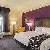 Отель La Quinta Inn & Suites by Wyndham Denver Airport DIA, фото 29