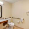 Отель Comfort Inn & Suites Northeast - Gateway, фото 9
