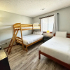 Отель Spacious Modern Condo - 1st Floor - One Block to the Beach, фото 3