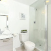 Отель Platinum Suites - Fabulous CN Tower View. 2Bed 2Bath + Free Parking, фото 8