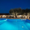 Отель Olive Grove Poolside Apartments, фото 2