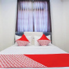 Отель OYO 491 Hotel Mata Air Tunjungan Surabaya, фото 5