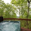 Отель Above and Beyond 2 Bedroom with Hot Tub, фото 12