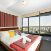 Отель CBD African Charm, Story Bridge & River Views, фото 3