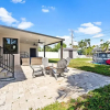 Отель Stunning 3 Bd Pool House w Enchanting Water Views, фото 17