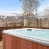 Отель Russell Home by Avantstay Expansive Deck, Stunning Views & Hot Tub!, фото 15