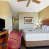 Отель La Quinta Inn & Suites by Wyndham Marble Falls, фото 36