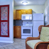 Отель Coconut Grove Beach Resort Suites 7 & 8, фото 2