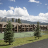 Отель Cascade Village Two Bedroom Wintergreen Condo by RedAwning, фото 8