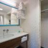 Отель Hampton Inn & Suites Herndon-Reston, фото 46