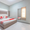 Отель OYO 2248 Yayah Rooms Syariah, фото 7