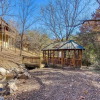Отель Ern834 - Lakeside Getaway - Great Location! Close To All The Action! 1 Bedroom Cabin by RedAwning, фото 10