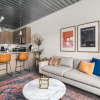 Отель Mid Main Lofts 4414 Artsy Airy 1BR Designer Loft Midtown, фото 7