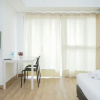 Отель Fancy And Nice Studio Room At Casa De Parco Apartment, фото 4