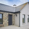 Отель Wave Bay Cottage, фото 1