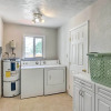Отель Reno Home w/ Deck: 1 Mi to Riverwalk District!, фото 5