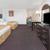 Отель Days Inn & Suites by Wyndham Santa Rosa, фото 6