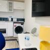 Отель New Modern Studio Apartment, Parking, Netflix (Adults Only), фото 6