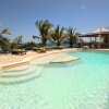 Отель The Carib House 5 Bedrooms And Pool Close To Beach, фото 27