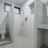 Отель Reddoorz Near Stasiun Kota Sukabumi, фото 8