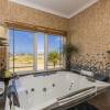 Отель Luxury 4br4ba Villa w Hottub Pool Ocean Views, фото 8