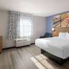 Отель Days Inn & Suites by Wyndham Green Bay WI., фото 5