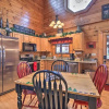 Отель 'cubbies Cabin' w/ Hot Tub ~ 7 Mi to Dollywood!, фото 8
