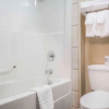 Отель Comfort Inn & Suites Langley, фото 8