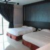 Отель Arch Plus Studio at Trefoil Setia City, фото 32