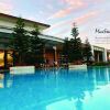Отель MaxStays - Max View at Wind Residences Tagaytay в Тагайтае