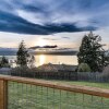 Отель Port Townsend Escape w/ Deck, Bay & Mountain Views, фото 12