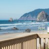 Отель Pacific House by Avantstay Bright Airy Home w/ Direct Access to Cannon Beach, фото 21