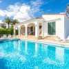 Отель Villa Caprice: Large Private Pool, Walk to Beach, Sea Views, WiFi, Car Not Required, Eco-Friendly   , фото 16