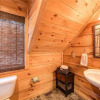 Отель Bear Pause 4 Bedroom Home with Hot Tub, фото 2