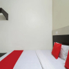Отель OYO 45903 Royal Guest House, фото 2