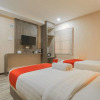 Отель RedDoorz Plus near Mall Nagoya Hill Batam 3, фото 10