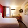 Отель Kyriad Lyon Sud Saint Genis Laval, фото 4