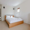 Отель Modern Maisonette Southfields London, фото 19