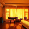 Отель Huayi Hotel, фото 1
