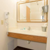 Отель HomeTown Inn & Suites, фото 10